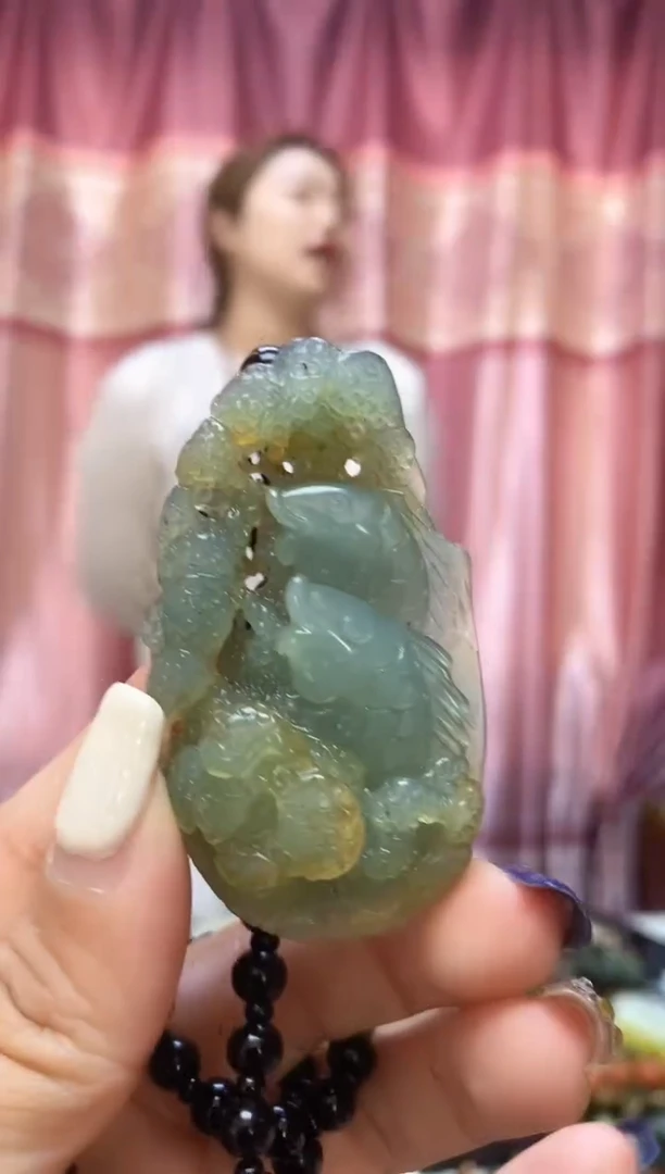未镶嵌岫玉吊坠