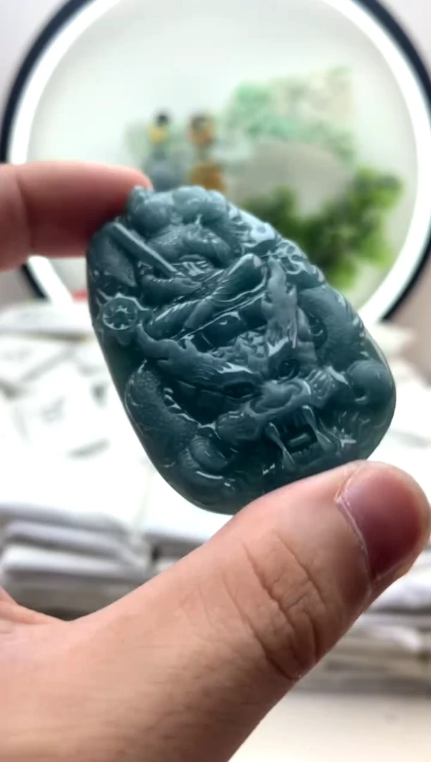 颈饰未镶嵌翡翠虚空藏