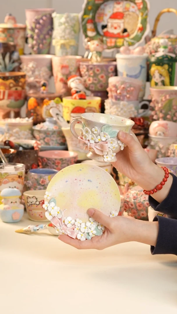 摆件陶景德镇釉下彩手绘设计师款陶瓷