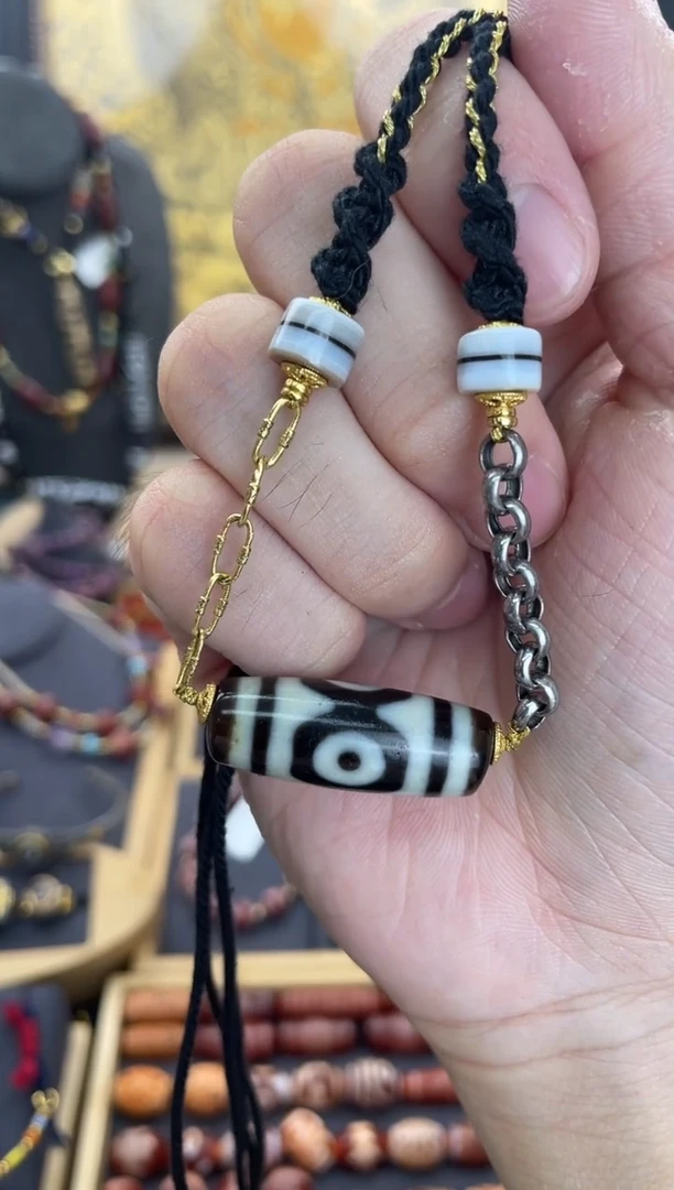 玛瑙/玉髓颈饰未镶嵌曲贡熊猫三眼锁骨链