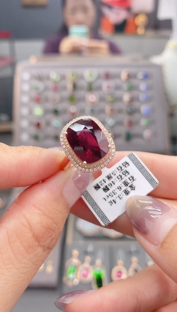 18K金镶嵌戒指碧玺6.35