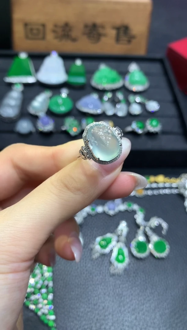 18K金镶嵌戒指翡翠14