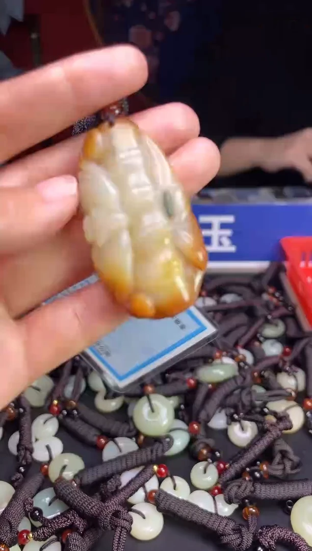 未镶嵌和田玉挂件1