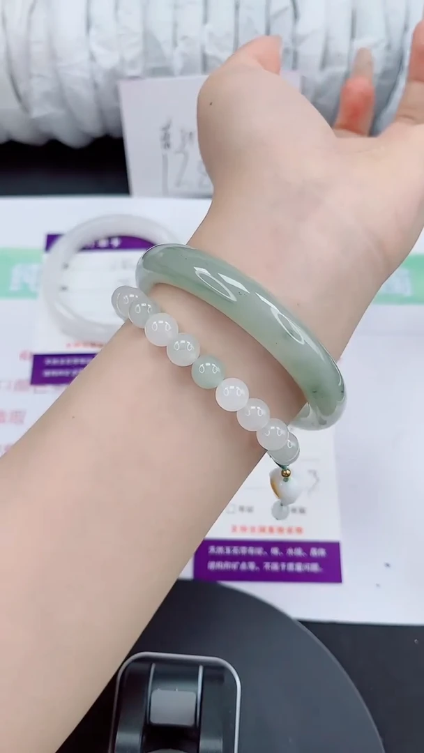 石英质玉手镯未镶嵌245-58/59