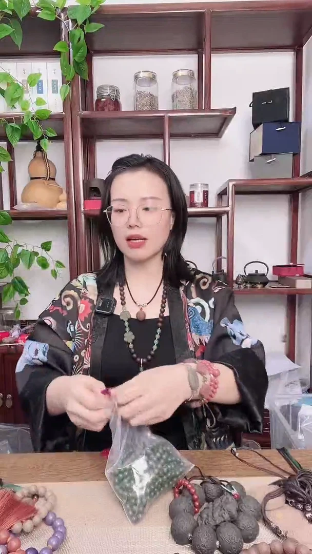 泥塑梦灵香方的大脖挂