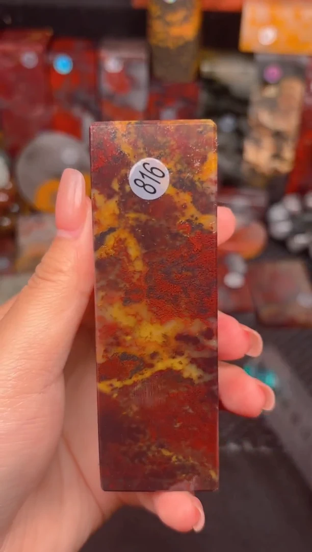 玉 桂林鸡血玉印章摆件 编号：816