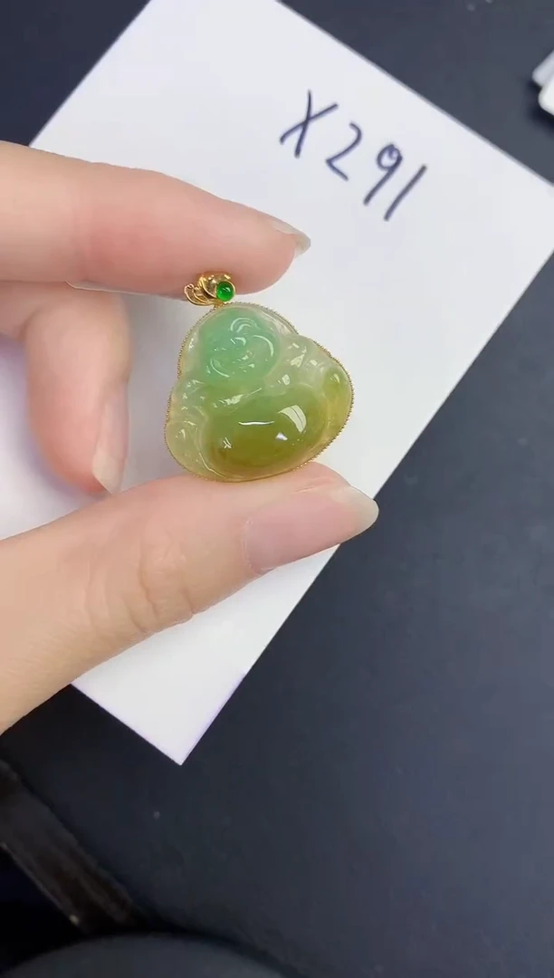 颈饰18K金镶嵌翡翠缅甸天然翡翠A货