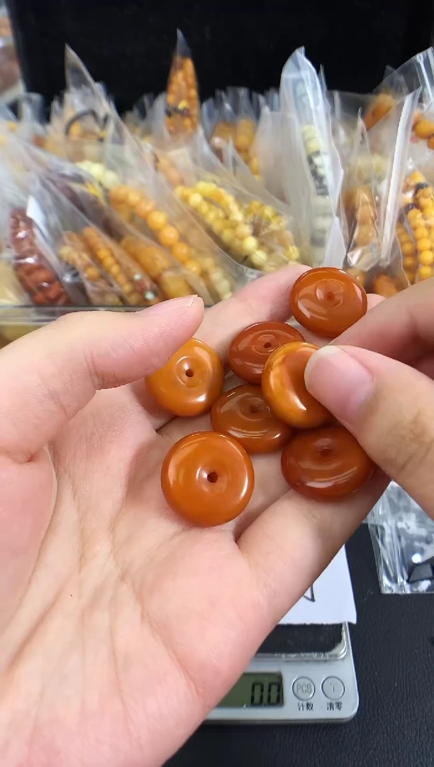 蜜蜡未镶嵌珠宝奇石多样性发一件