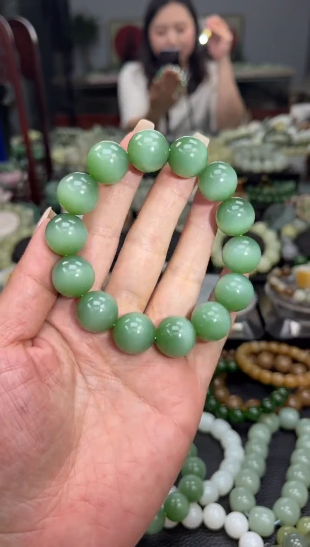 【闪购商品】和田玉手串未镶嵌俄罗斯粉绿 猫眼碧玉卡16