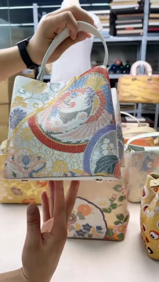 织绣精选默认有色差