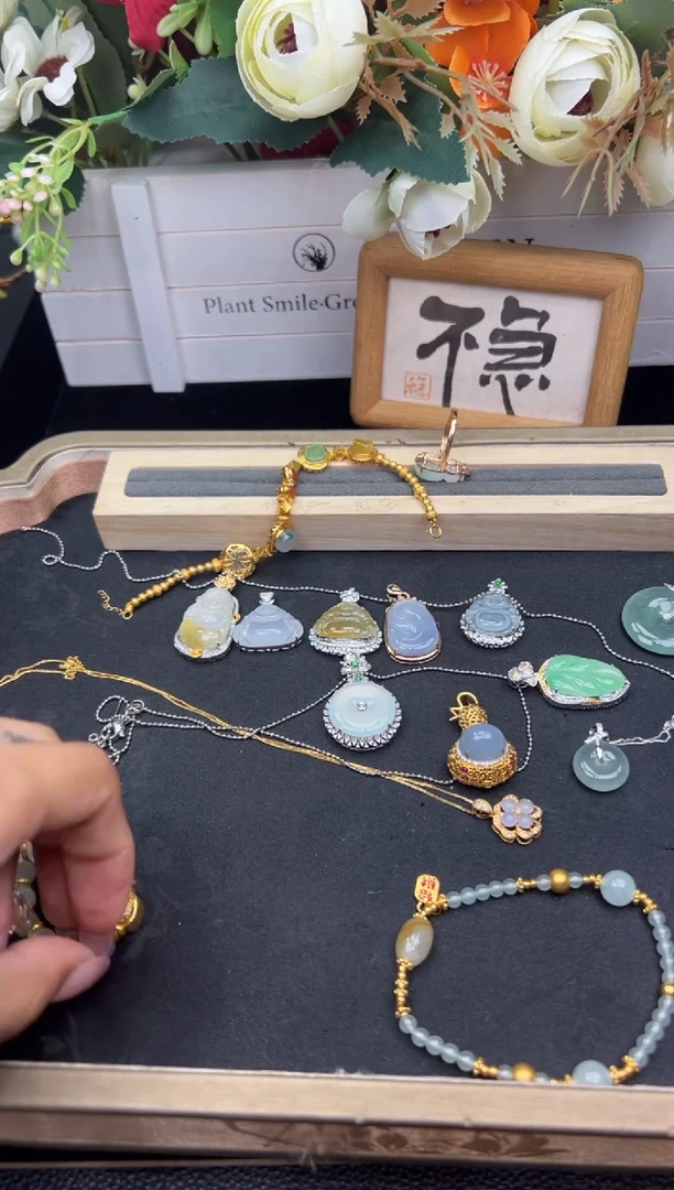 吊坠(不含链)18K金镶嵌翡翠吊坠勿拍