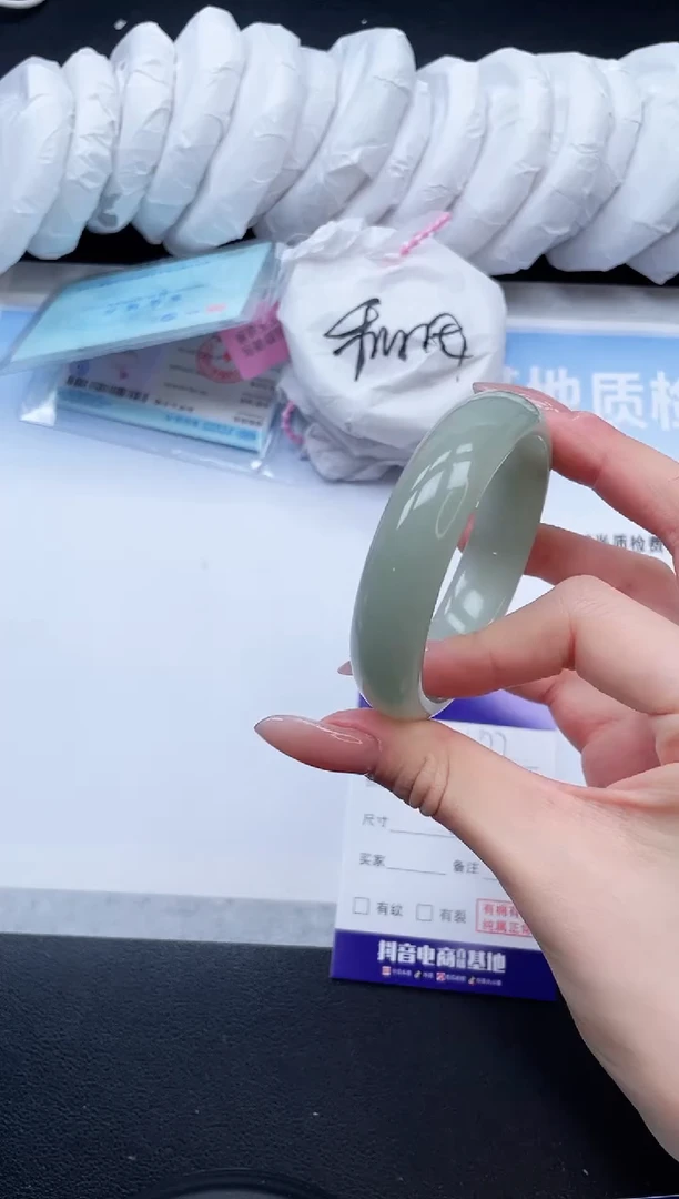 未镶嵌手镯石英质玉2V77-54