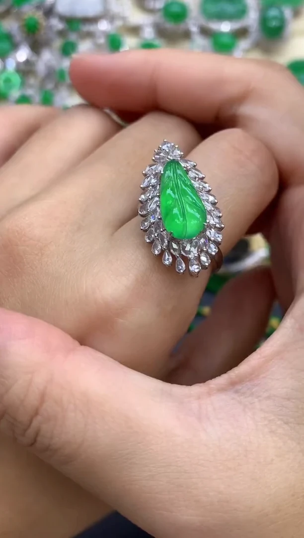 18K金镶嵌戒指翡翠912-中国好珍宝