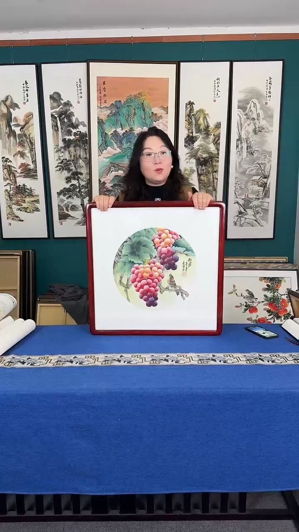 国画60*60工笔葡萄实木装裱