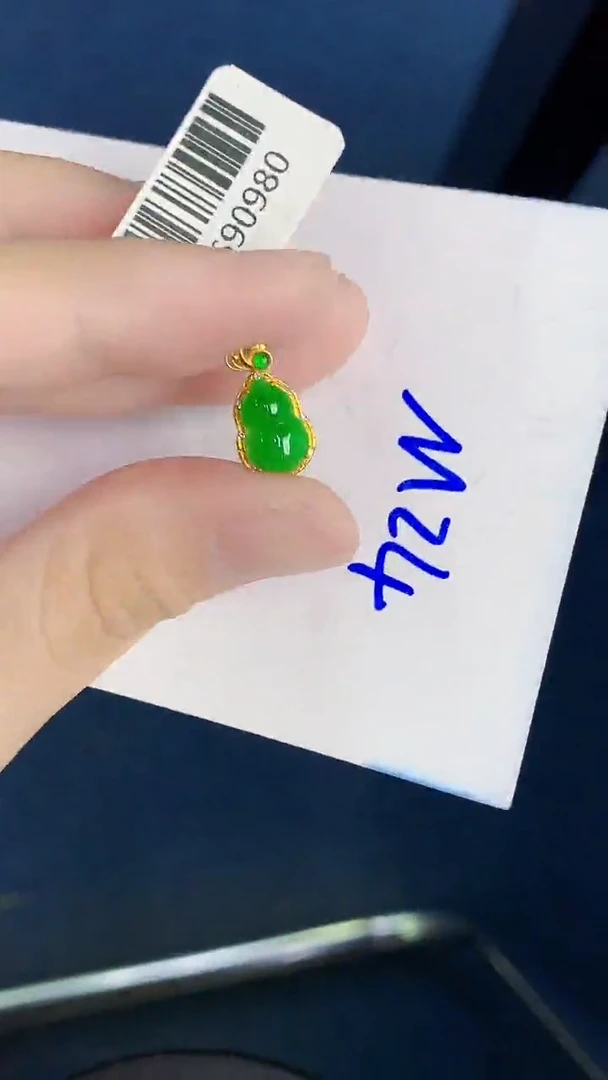 颈饰18K金镶嵌翡翠天然翡翠缅甸A货