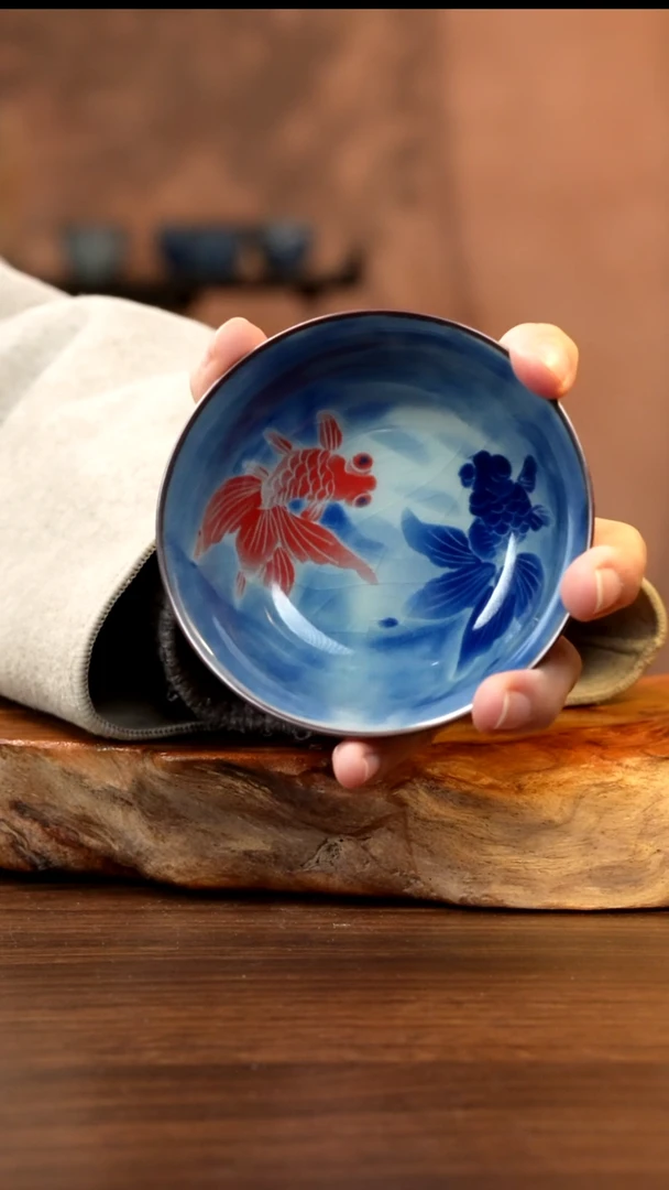 景德镇陶瓷金鱼普洱杯