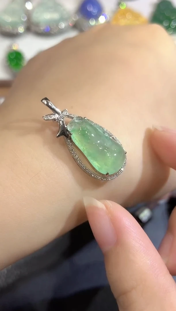 吊坠(不含链)18K金镶嵌翡翠75-吊坠