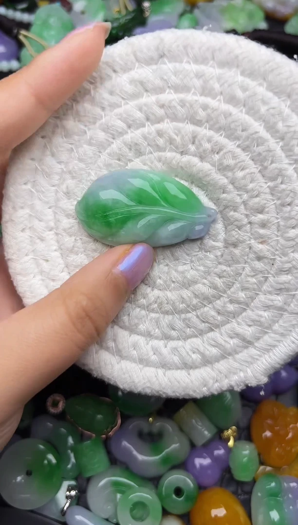 颈饰未镶嵌翡翠缅甸翡翠吊坠