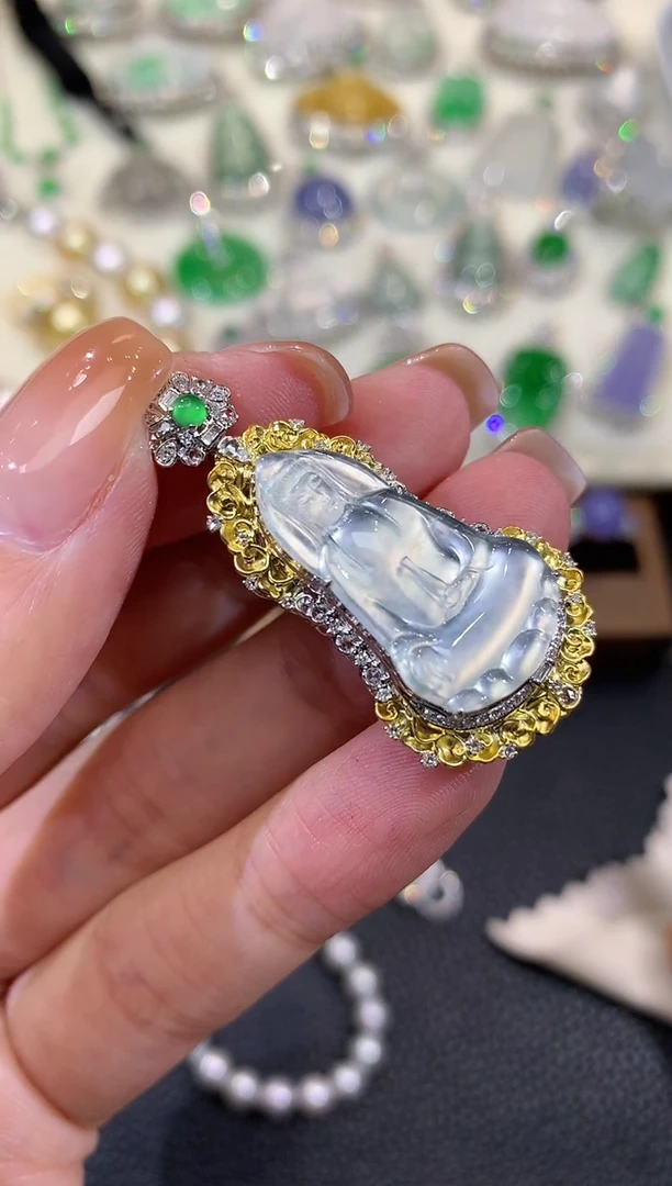 吊坠(不含链)18K金镶嵌翡翠C33