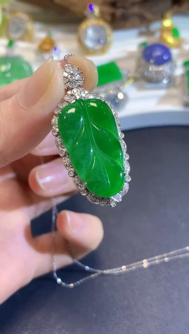 吊坠(不含链)18K金镶嵌翡翠A45