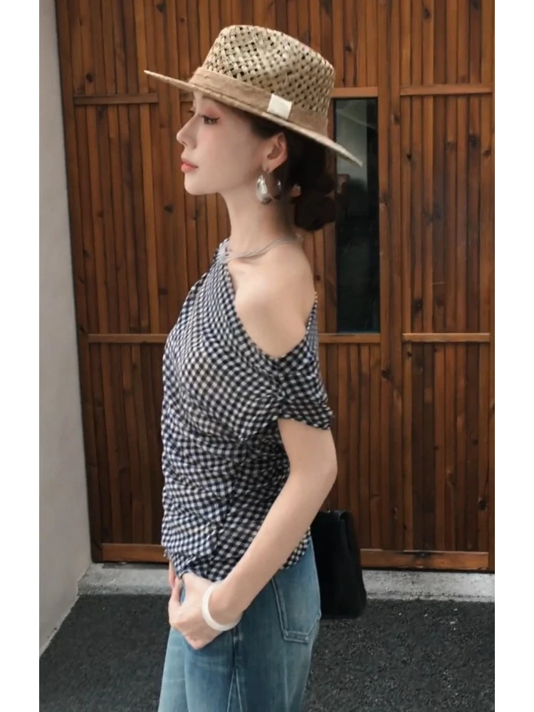 斜肩上衣女夏季轻奢高级感绝美漂亮气质时尚超火减龄黑白格子衬衣