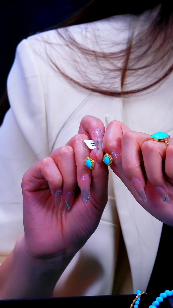 【闪购商品】绿松石耳钉银S925镶嵌发货一件