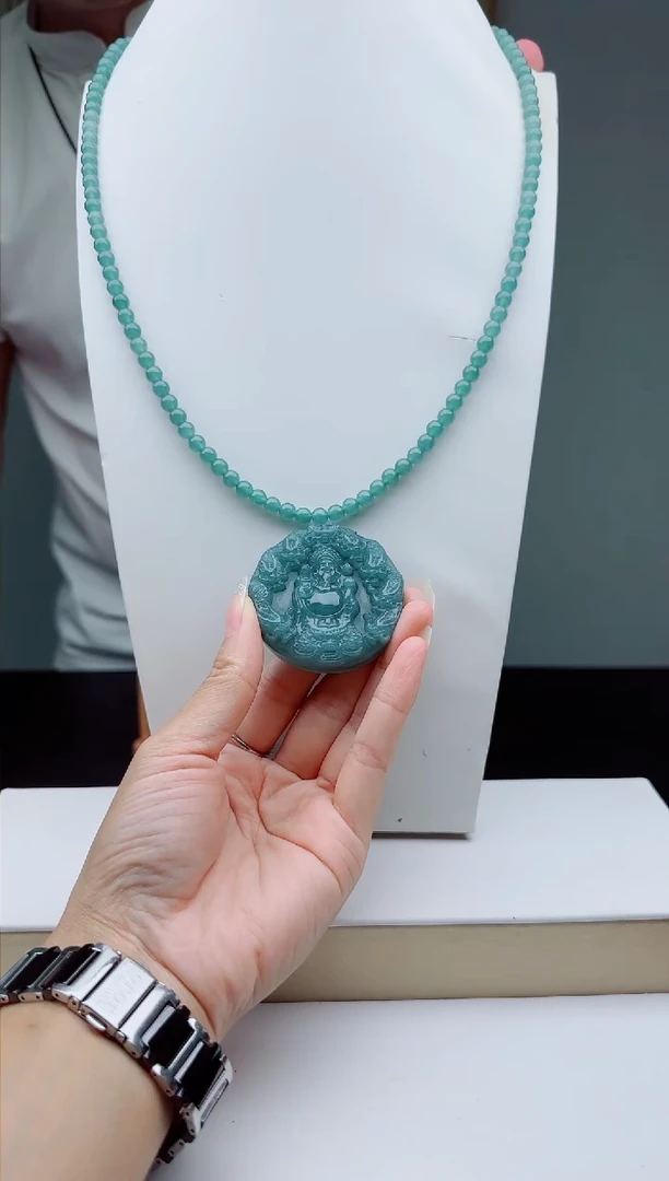 颈饰未镶嵌翡翠多样性发其一
