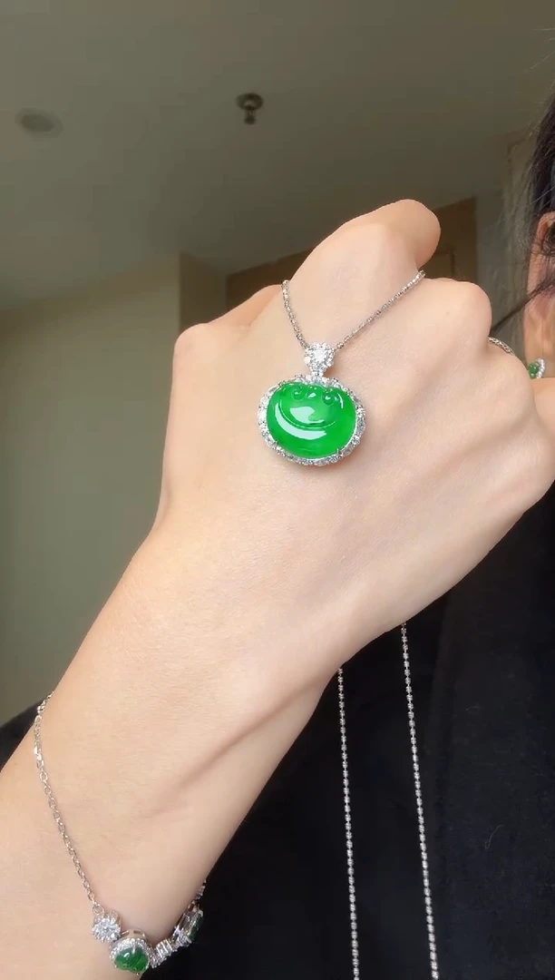 【闪购商品】翡翠吊坠(不含链)银S925镶嵌天然翡翠吊坠