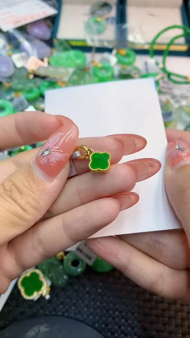 颈饰未镶嵌翡翠1