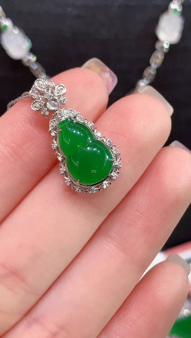 吊坠(不含链)18K金镶嵌翡翠WXY多样性发其一