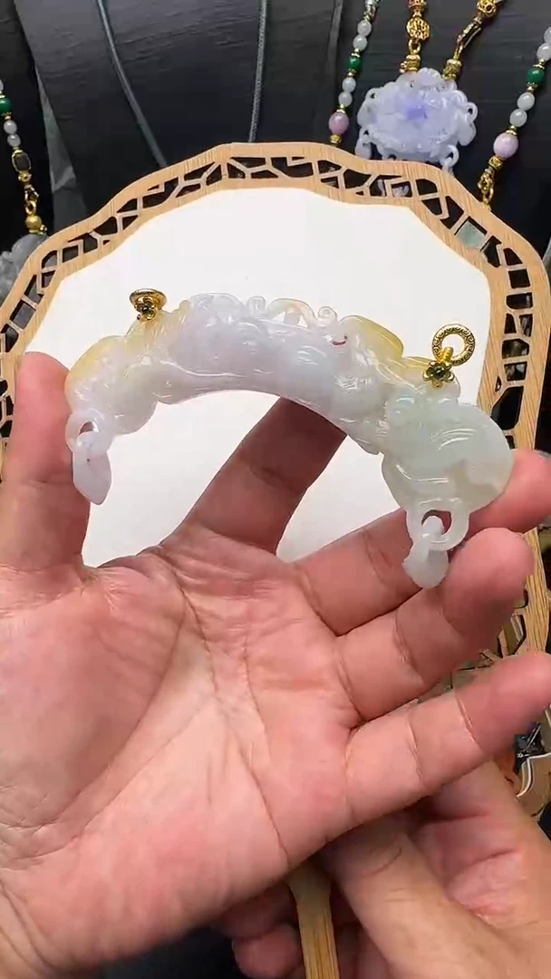 颈饰未镶嵌翡翠吊坠