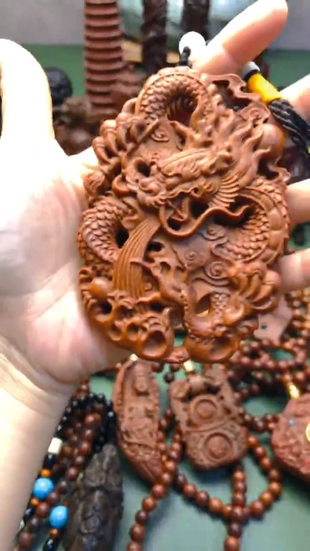 贡木10*7龙牌挂件