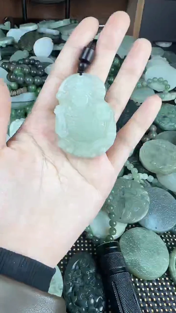 颈饰未镶嵌和田玉1