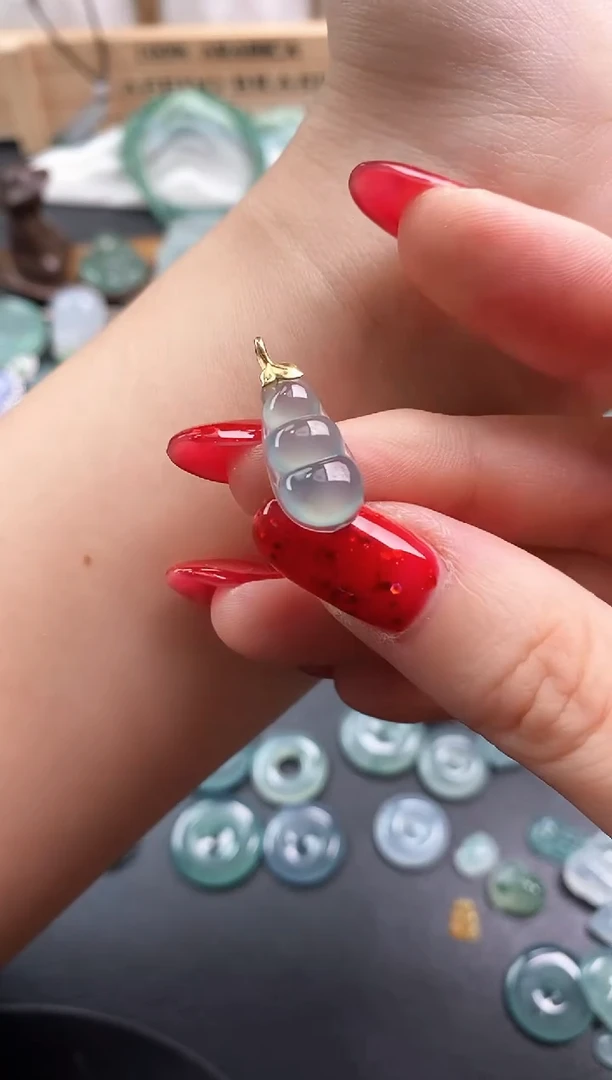 颈饰未镶嵌翡翠福豆