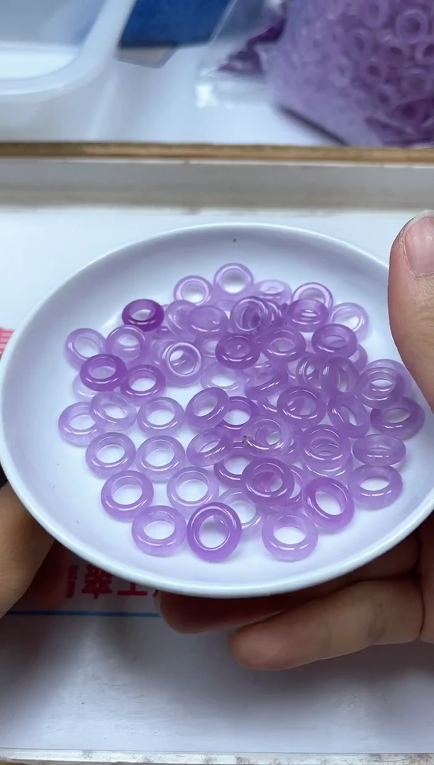 玛瑙/玉髓散珠未镶嵌M946冰紫罗兰 跑环13*内8mm5颗9.9元