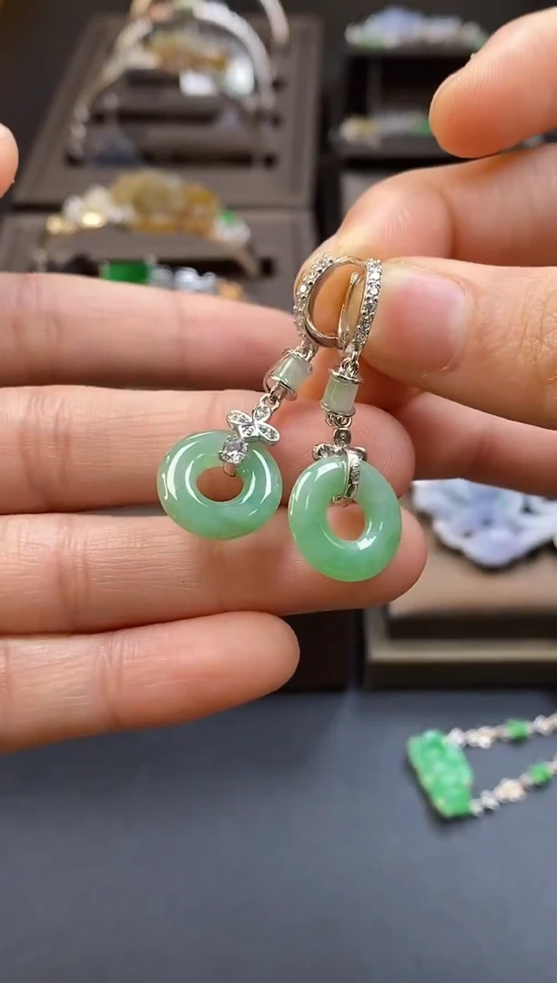 颈饰银S925镶嵌翡翠17888