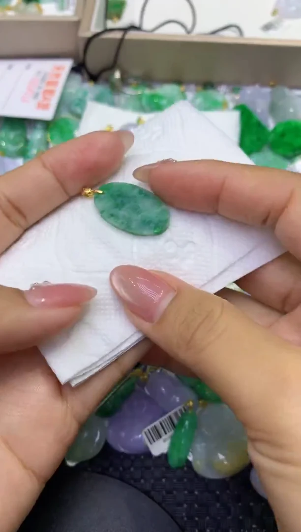 颈饰未镶嵌翡翠天然缅甸A货翡翠