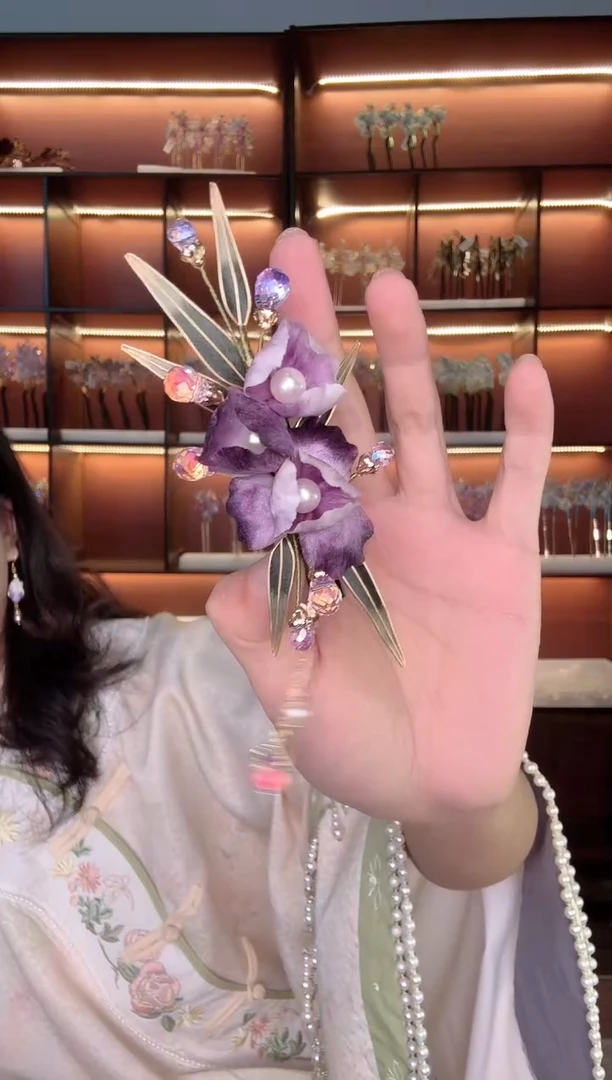 铜合金无284 非遗绒花 夹子 带流苏