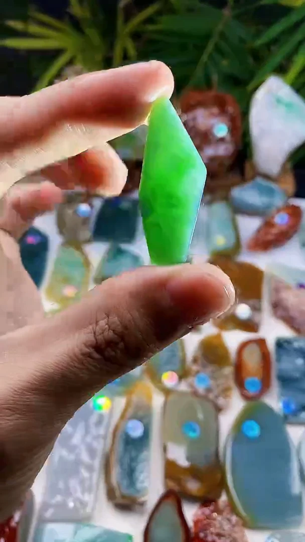 未镶嵌定制翡翠翡翠