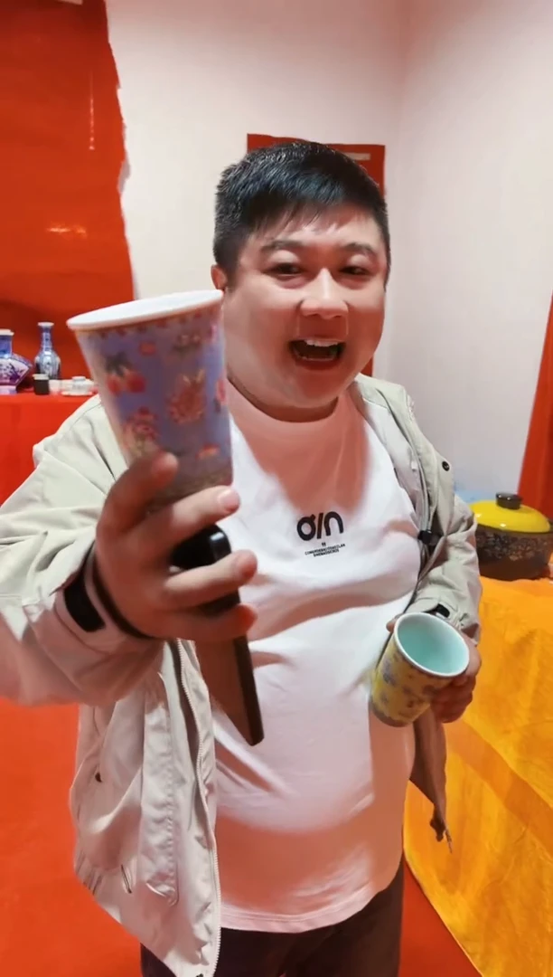 摆件景德镇陶瓷珐琅彩杯子