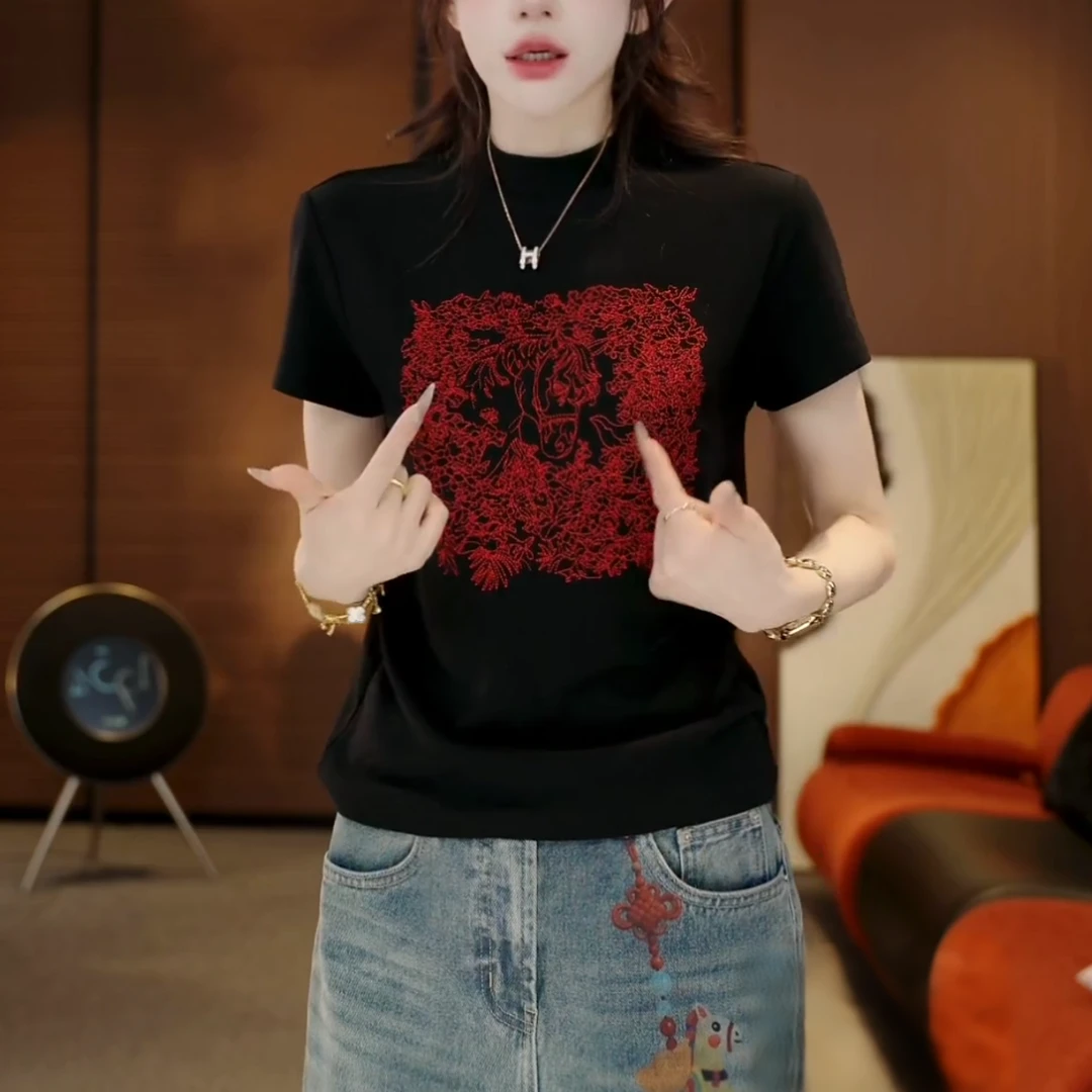 『云朵打底』2026年通用基础款小众刺绣圆领短袖T恤女上衣LK2509285