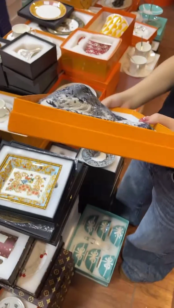 杯鸿辉家品牌瓷器，京东包邮！