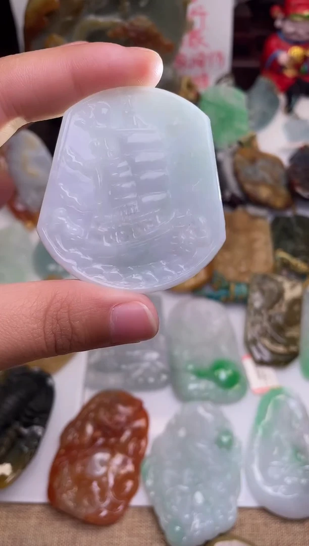 颈饰未镶嵌翡翠一帆风顺