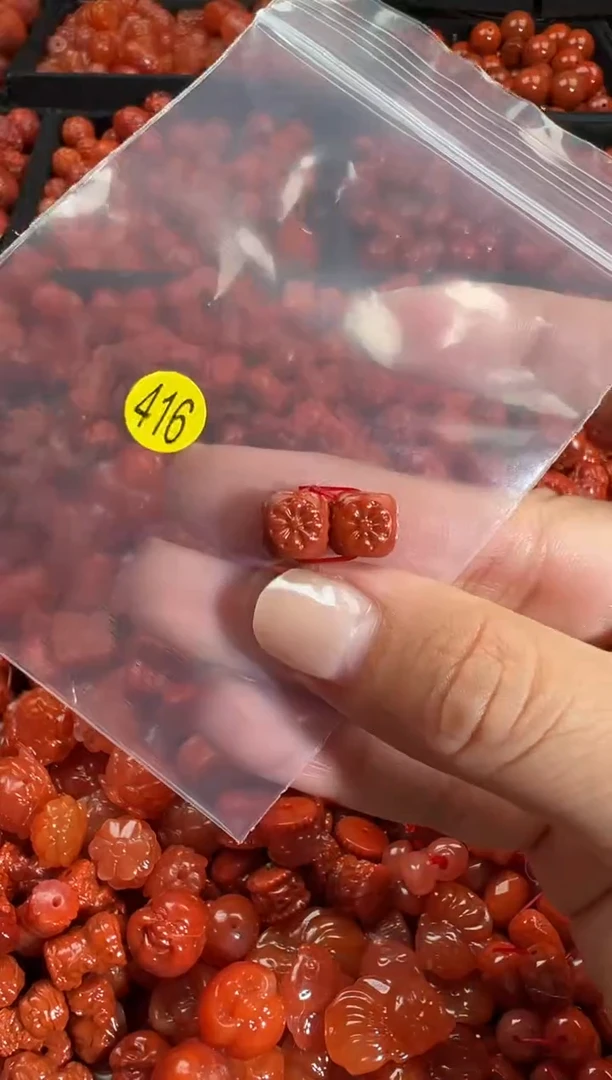 颈饰未镶嵌南红玛瑙1