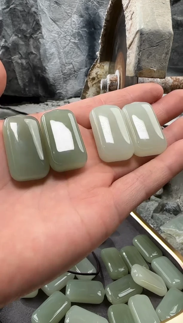 和田玉未镶嵌颈饰吊坠多样性拍一发一件