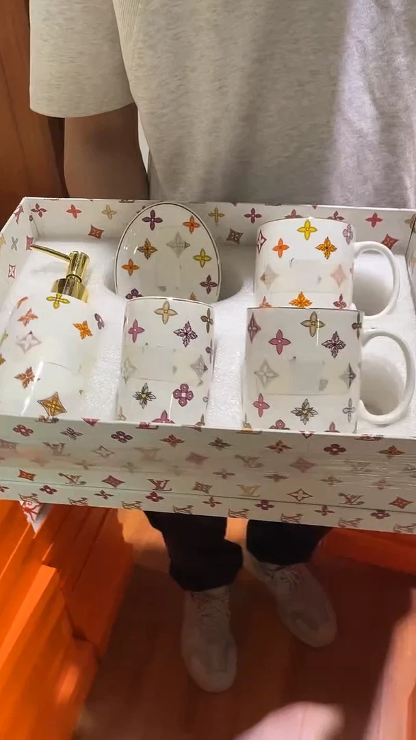 杯鸿辉家品牌瓷器，京东包邮！