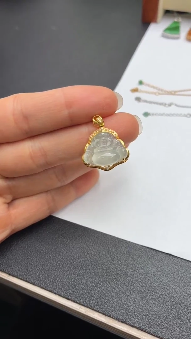 颈饰18K金镶嵌翡翠天然翡翠A货