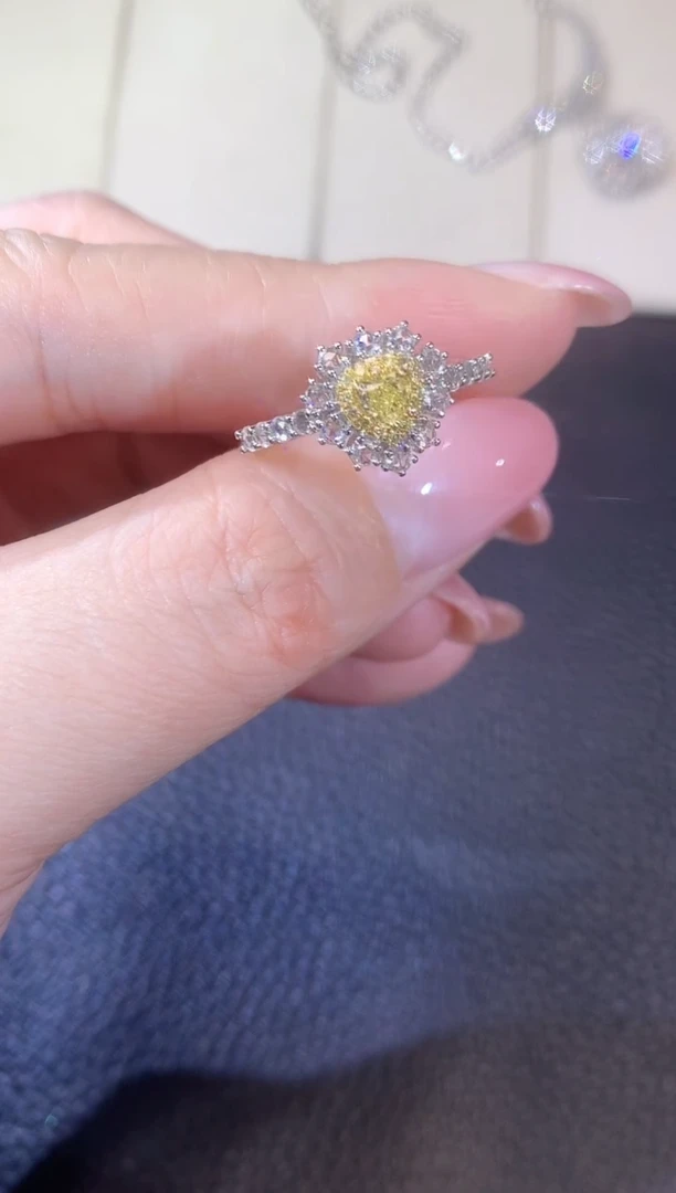 【闪购商品】钻石戒指/指环18K金镶嵌F46