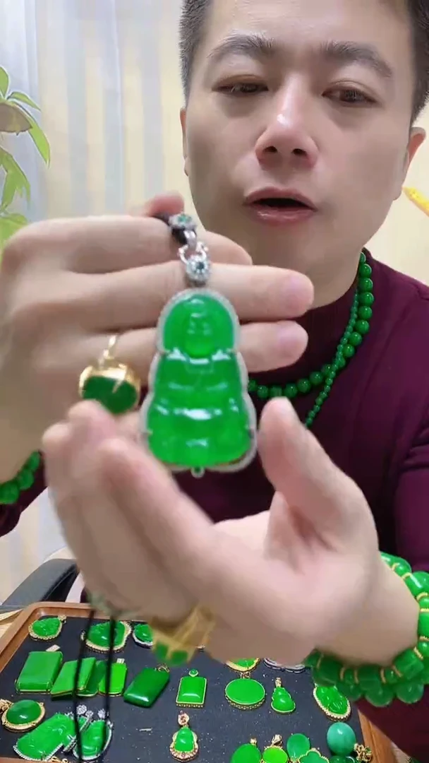 吊坠(赠链)银S925镶嵌翡翠大观音吊坠