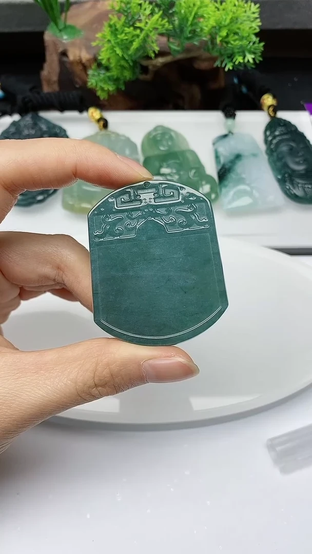 【闪购商品】翡翠颈饰未镶嵌